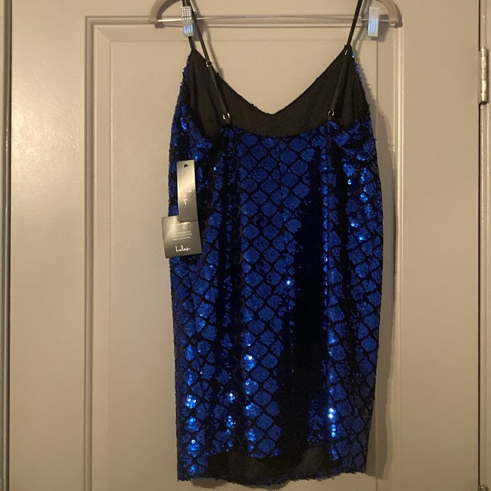 Going Vogue Royal Blue Velvet Sequin Mini Dress
Lulus| Sz S NWT - Picture 7 of 11